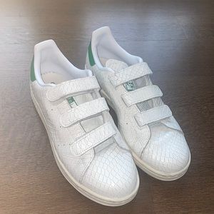 Adidas Velcro Sneakers 